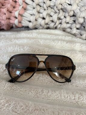 Ray-Ban Brown Gradient Aviator Sunglasses with Black Frame Accents New with box